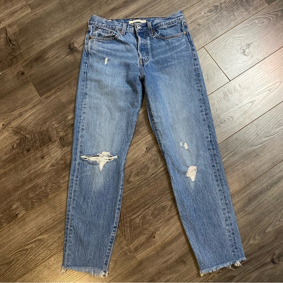 Levi’s wedgie fit jeans high rise tapered leg chewed hem size 27 - Picture 4 of 16